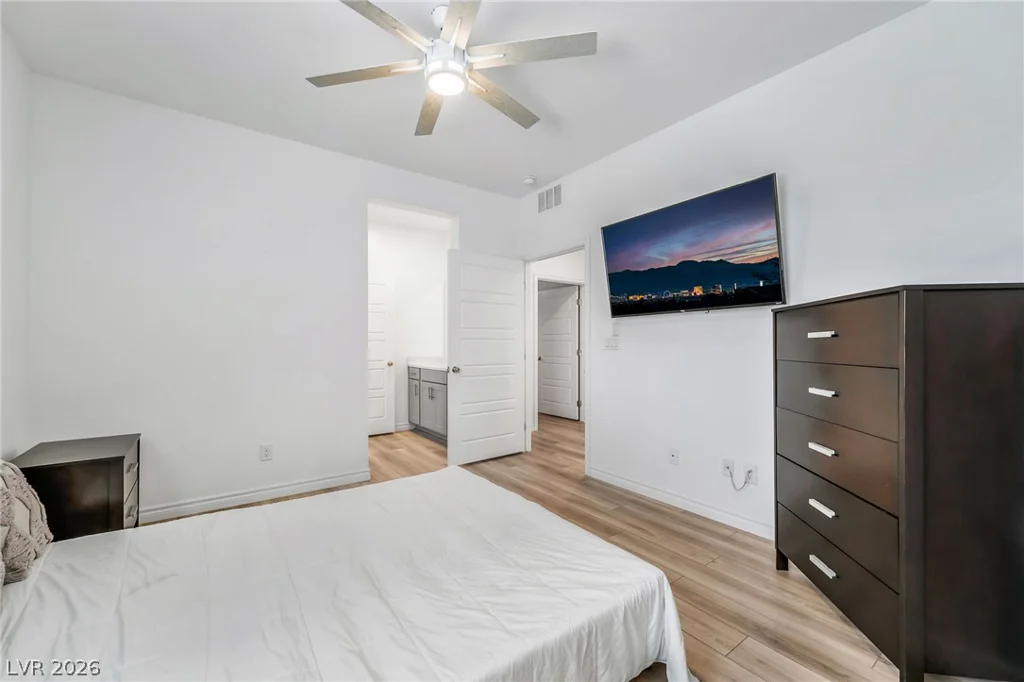10090 Desert Azure, Las Vegas, NV 89178