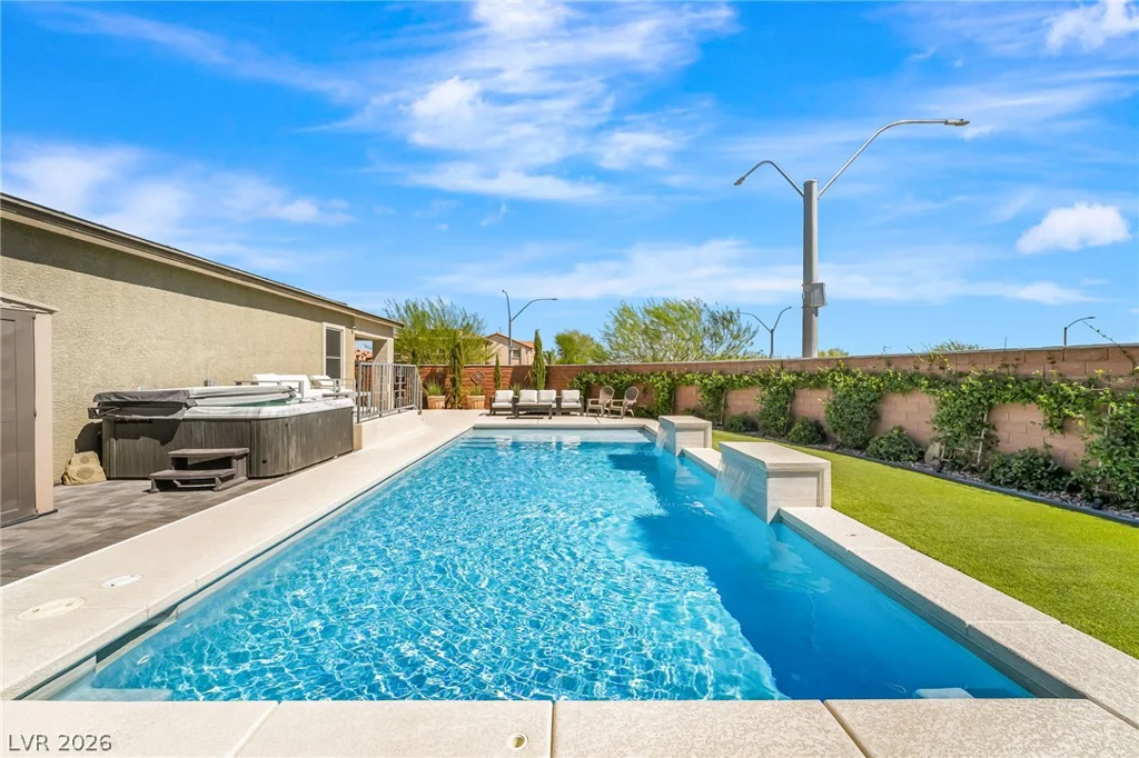 10090 Desert Azure, Las Vegas, NV 89178