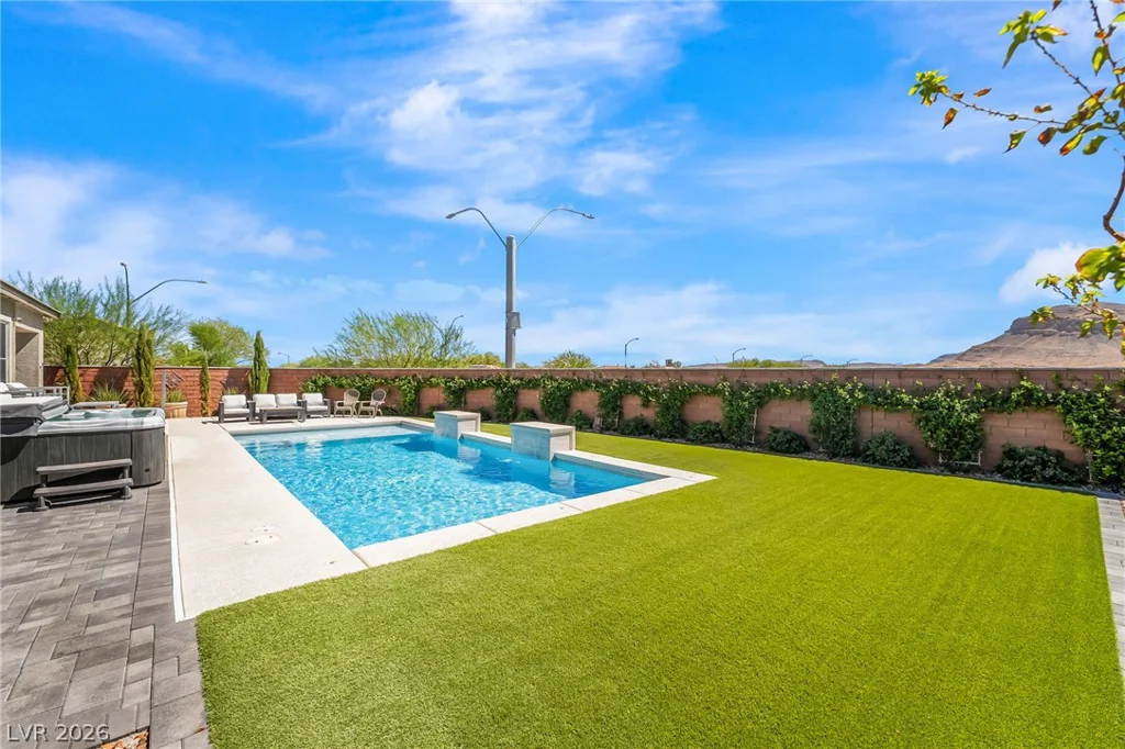 10090 Desert Azure, Las Vegas, NV 89178