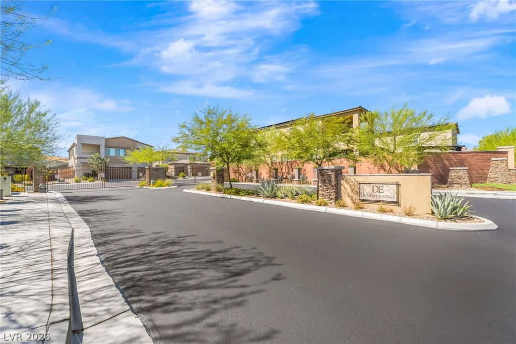 10090 Desert Azure, Las Vegas, NV 89178