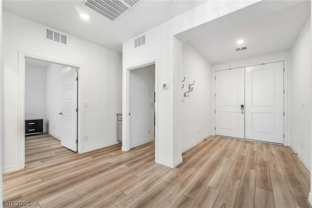 10090 Desert Azure, Las Vegas, NV 89178