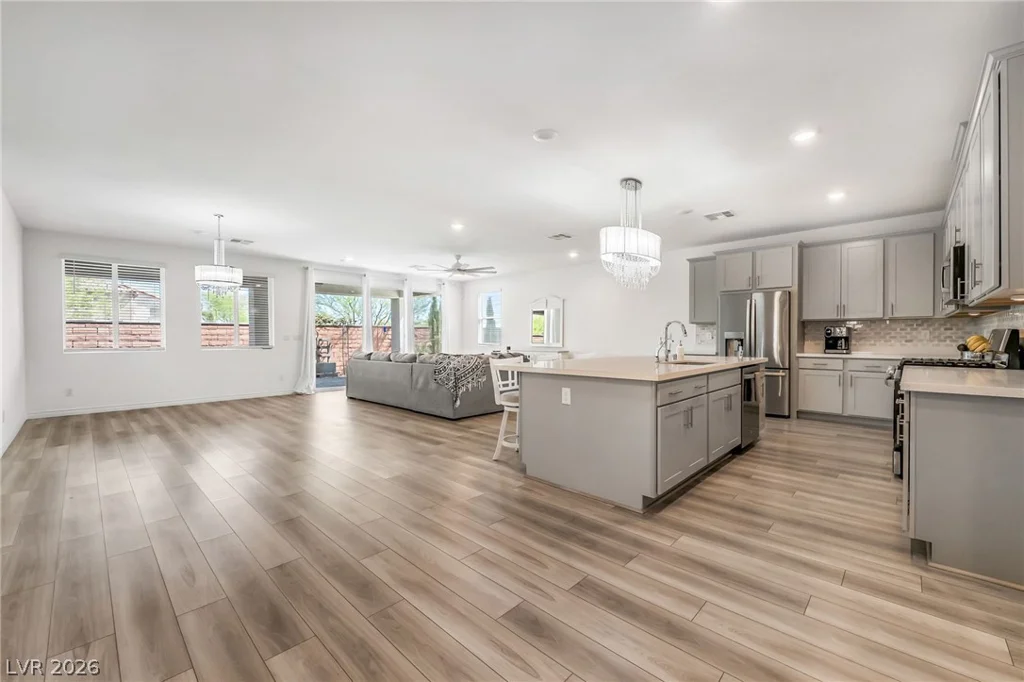 10090 Desert Azure, Las Vegas, NV 89178