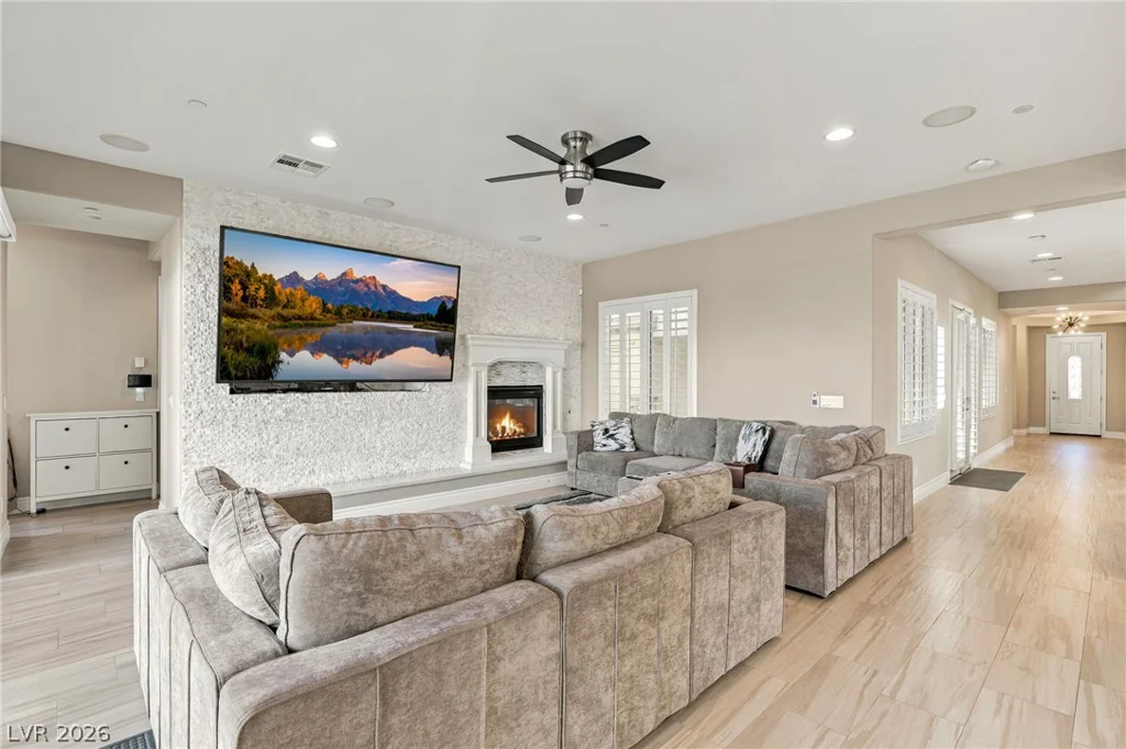 1372 Enchanted River, Henderson, NV 89012