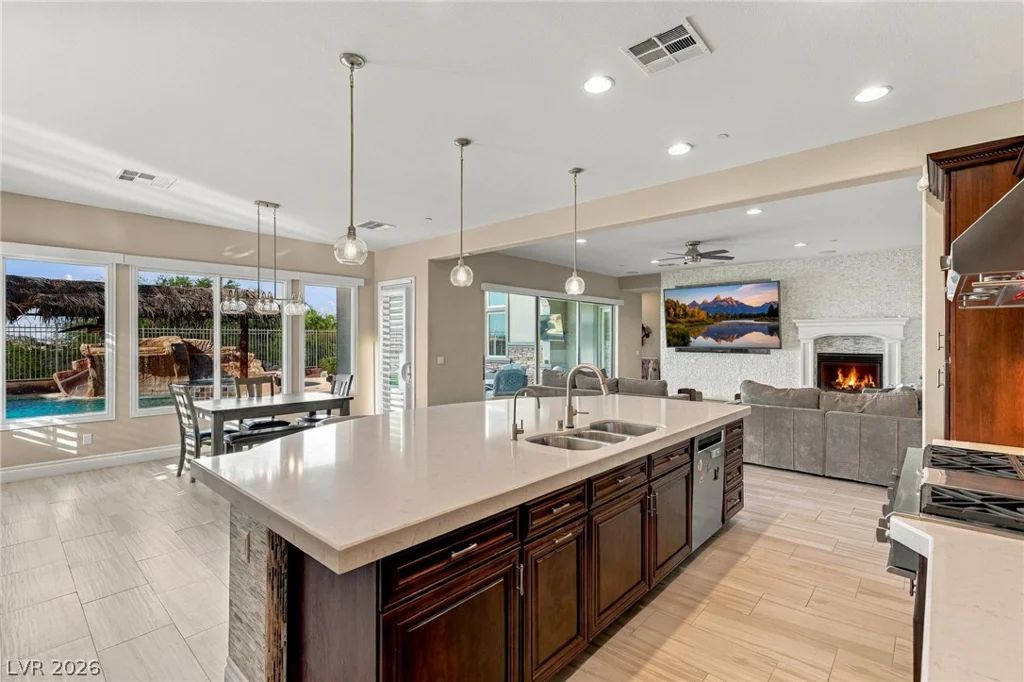 1372 Enchanted River, Henderson, NV 89012