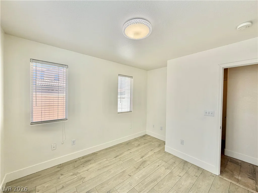 5863 Rose Tiara, Las Vegas, NV 89139