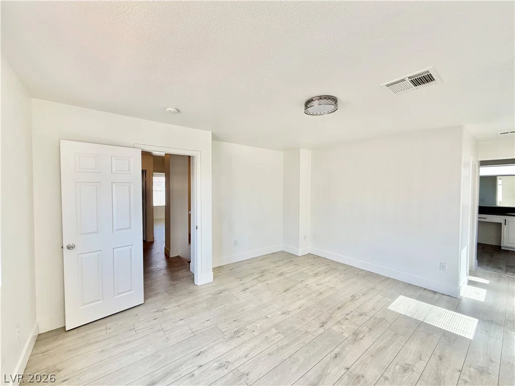 5863 Rose Tiara, Las Vegas, NV 89139