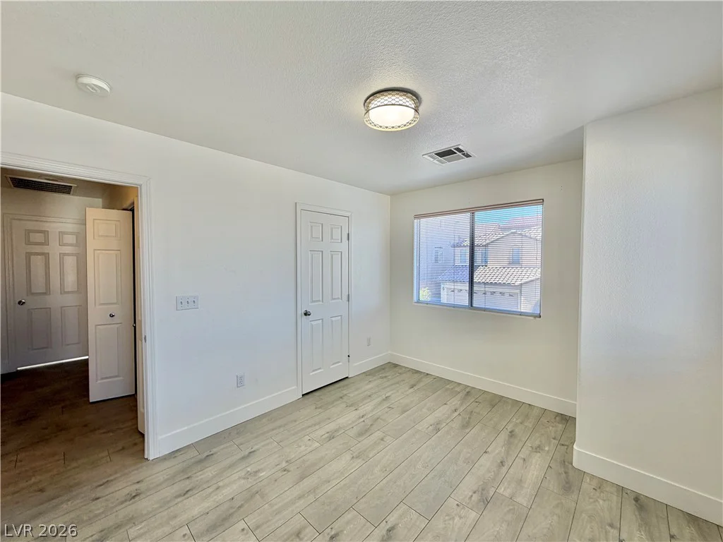 5863 Rose Tiara, Las Vegas, NV 89139