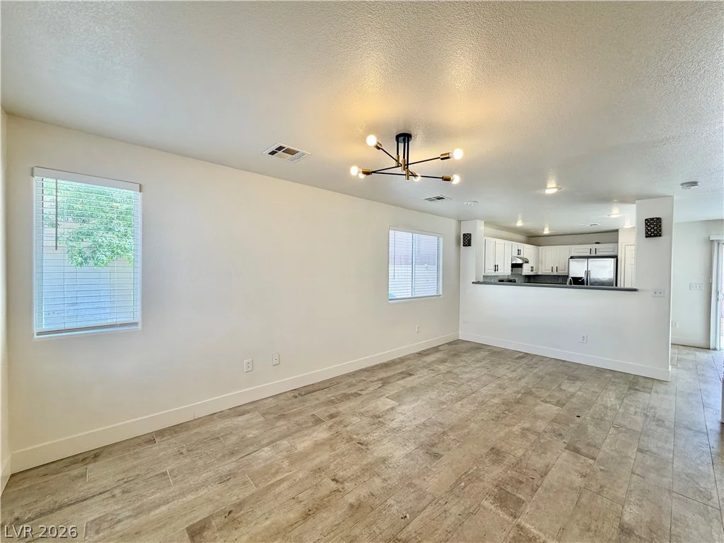 5863 Rose Tiara, Las Vegas, NV 89139