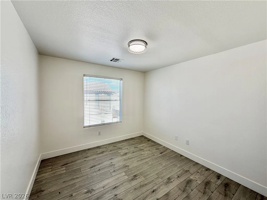 5863 Rose Tiara, Las Vegas, NV 89139