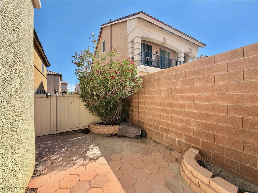 5863 Rose Tiara, Las Vegas, NV 89139
