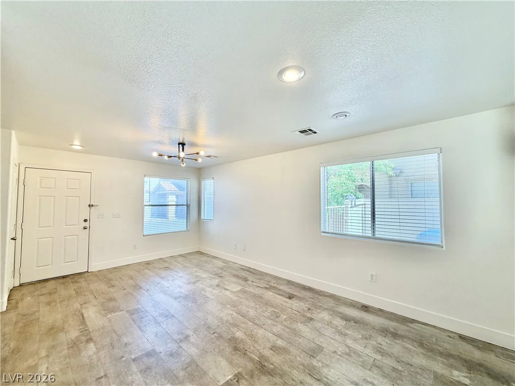 5863 Rose Tiara, Las Vegas, NV 89139
