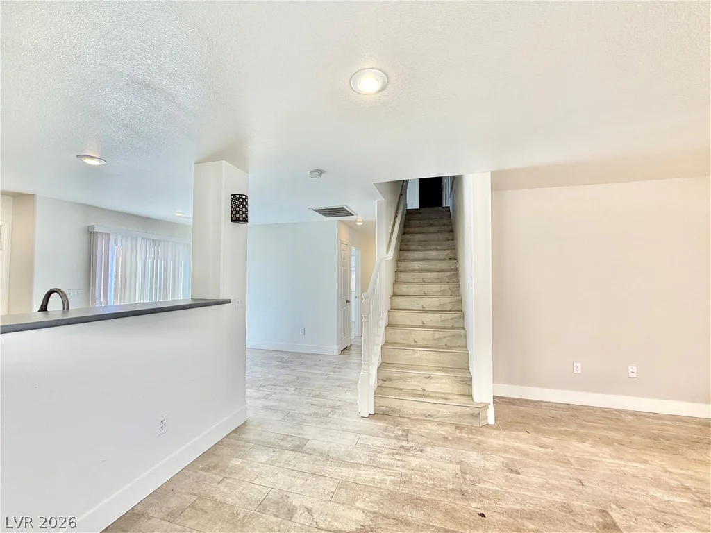 5863 Rose Tiara, Las Vegas, NV 89139
