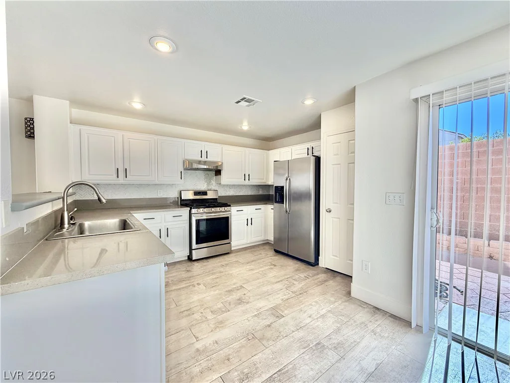 5863 Rose Tiara, Las Vegas, NV 89139