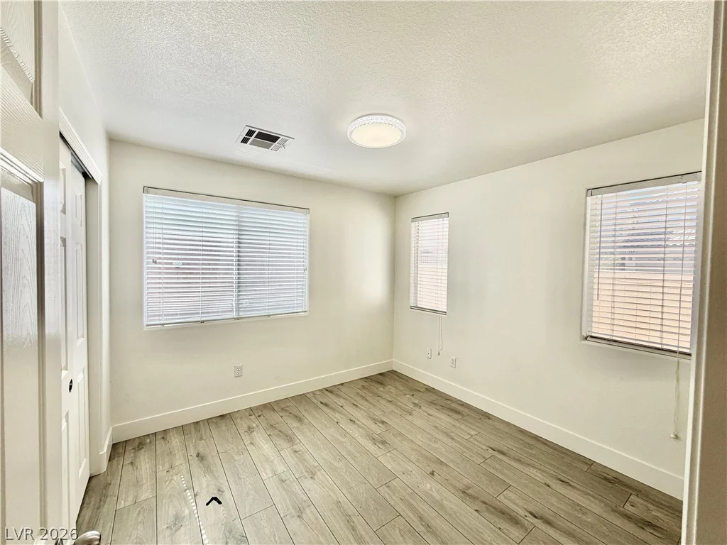5863 Rose Tiara, Las Vegas, NV 89139