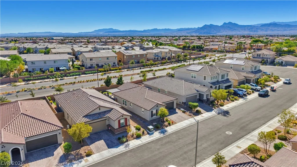 1639 Deep Valley, North Las Vegas, NV 89084