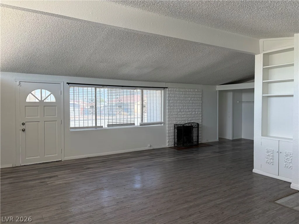 5701 Evergreen, Las Vegas, NV 89107