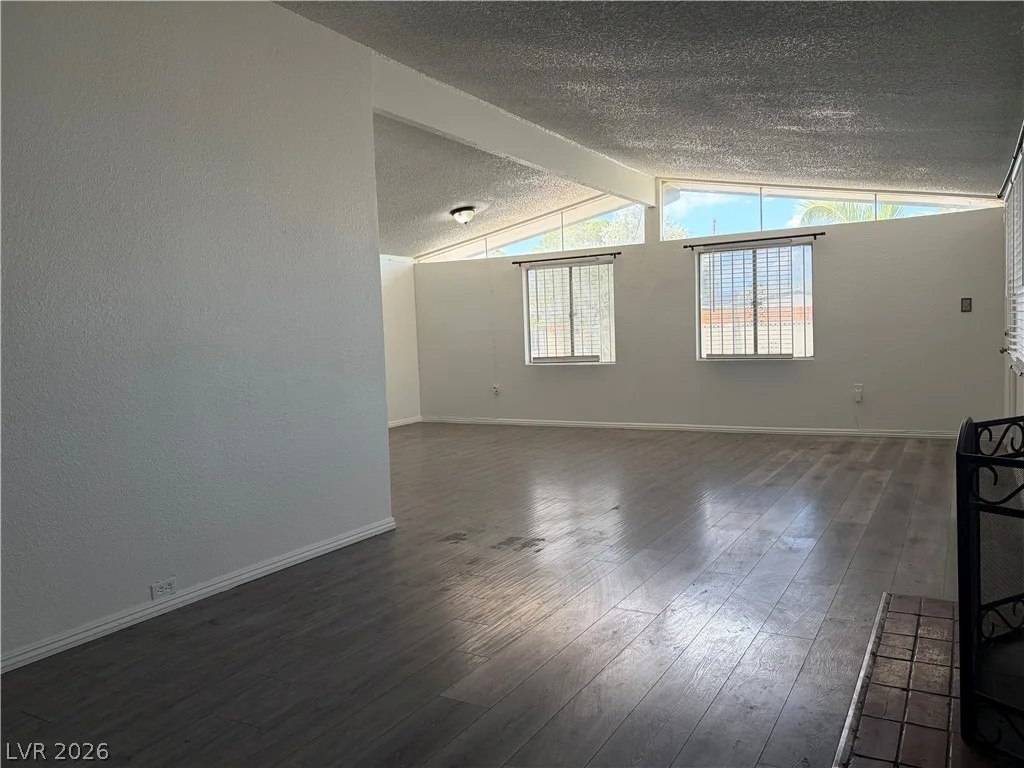 5701 Evergreen, Las Vegas, NV 89107