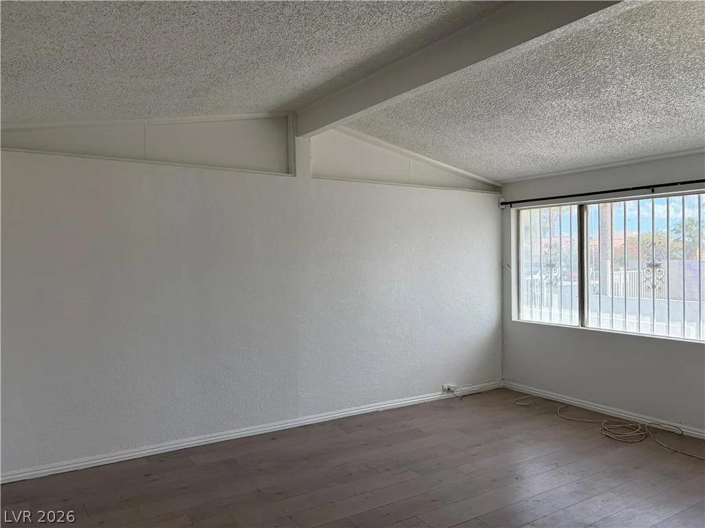 5701 Evergreen, Las Vegas, NV 89107