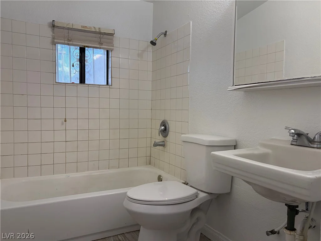 5701 Evergreen, Las Vegas, NV 89107