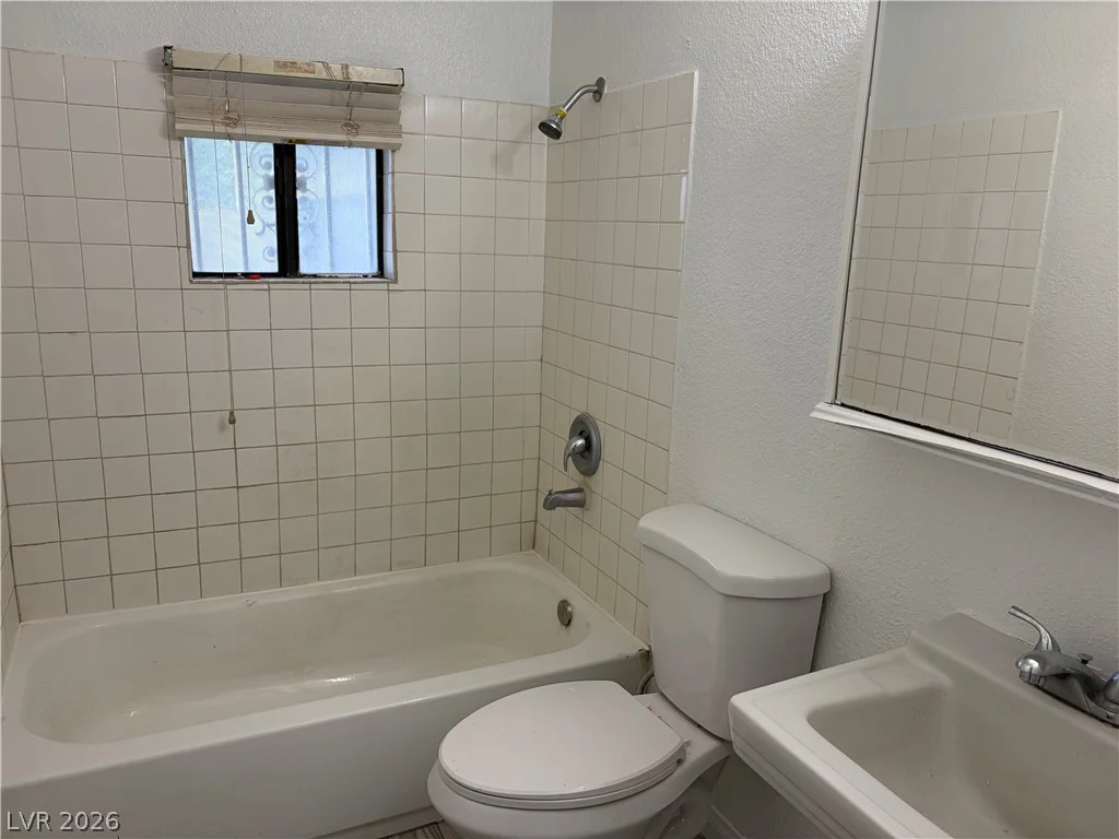 5701 Evergreen, Las Vegas, NV 89107