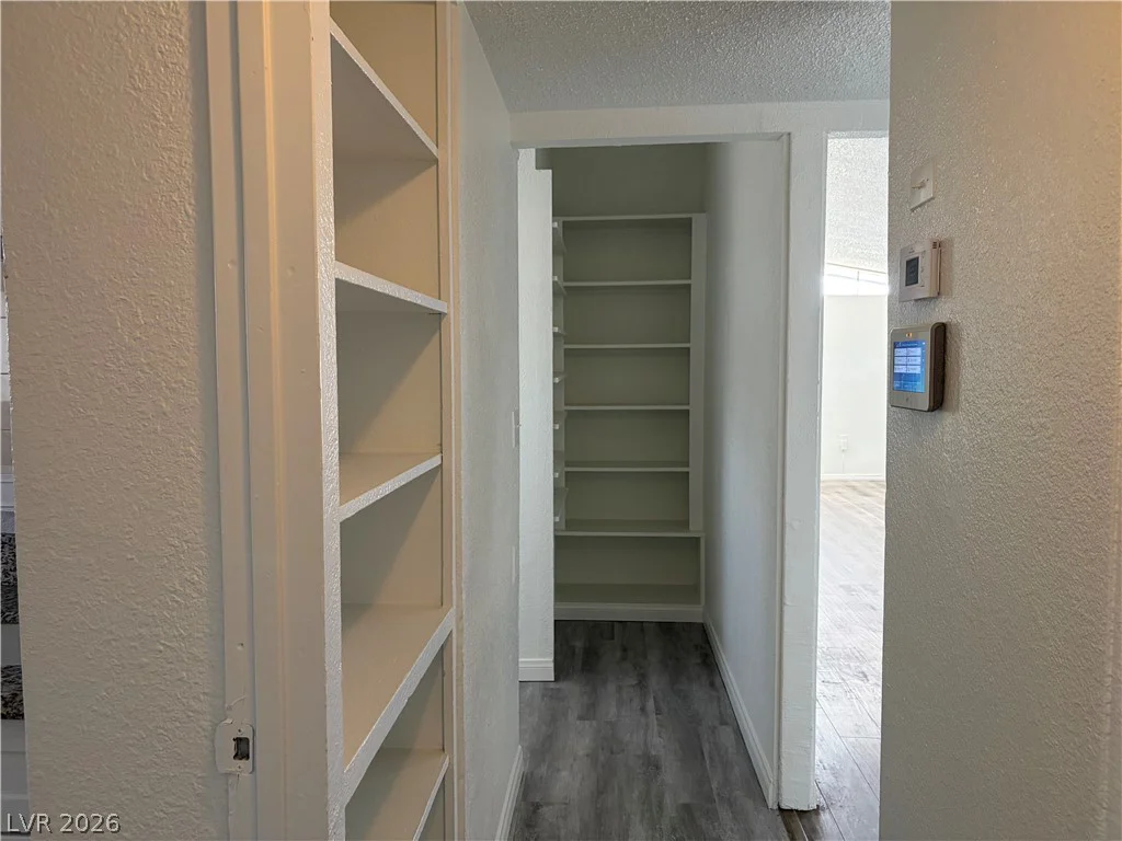 5701 Evergreen, Las Vegas, NV 89107