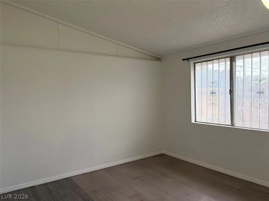 5701 Evergreen, Las Vegas, NV 89107
