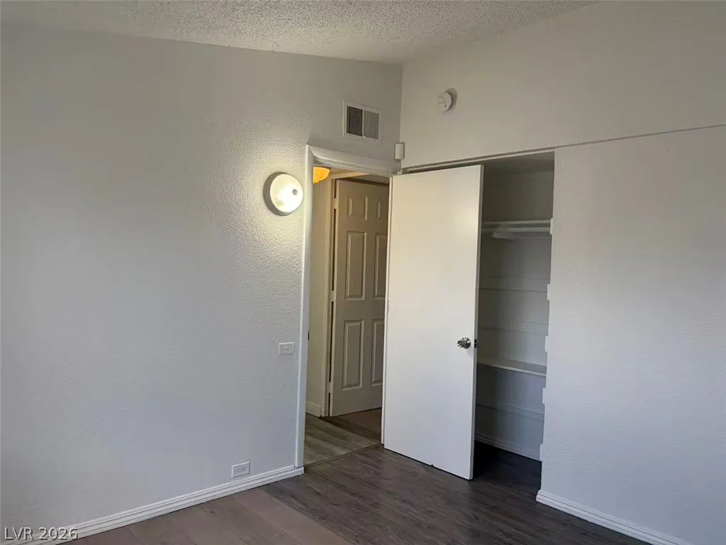 5701 Evergreen, Las Vegas, NV 89107