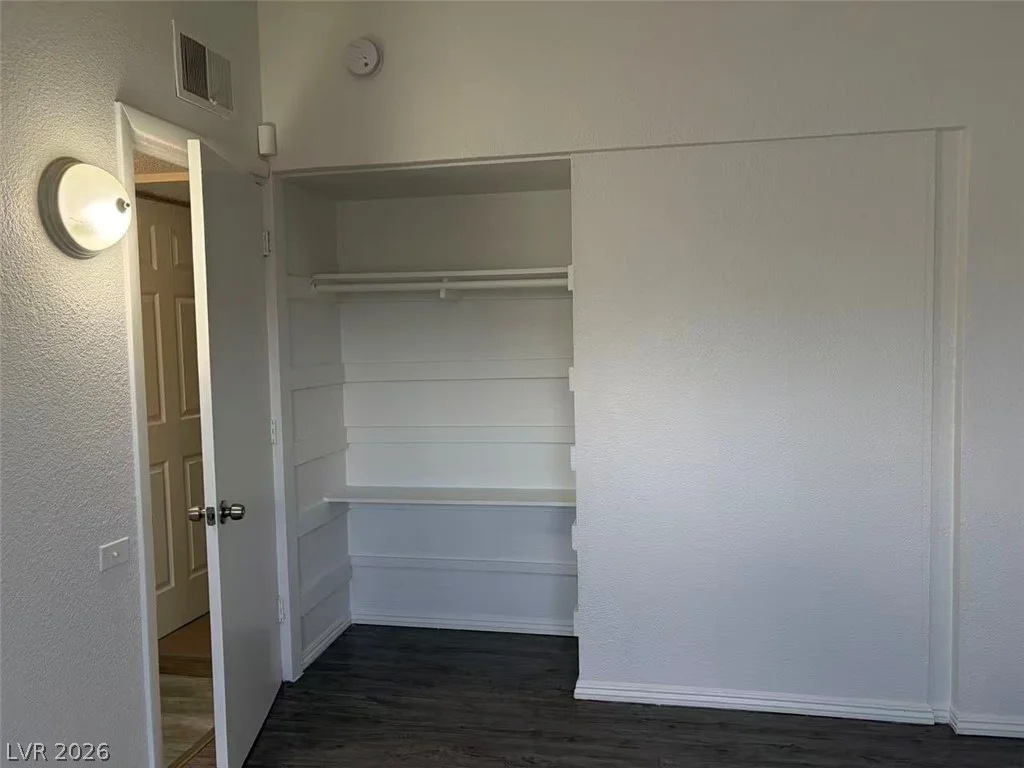 5701 Evergreen, Las Vegas, NV 89107