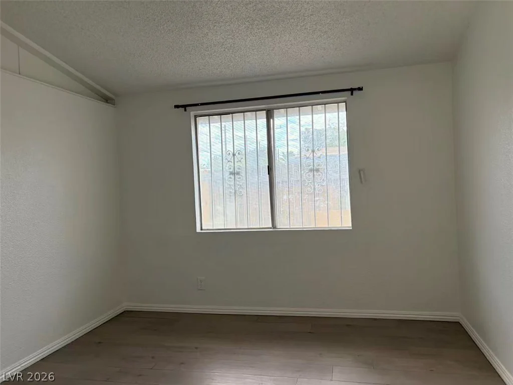 5701 Evergreen, Las Vegas, NV 89107