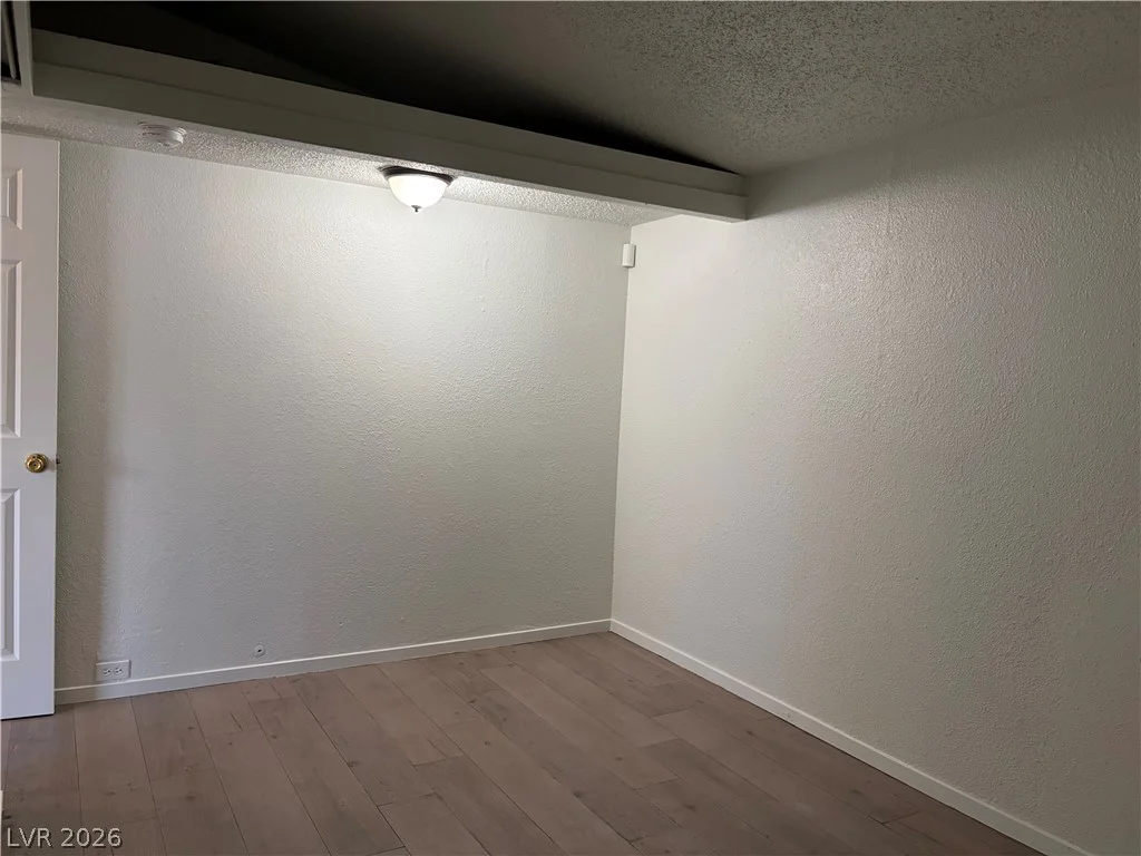 5701 Evergreen, Las Vegas, NV 89107