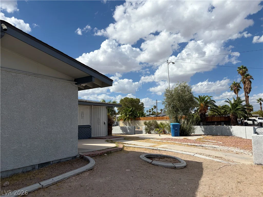 5701 Evergreen, Las Vegas, NV 89107