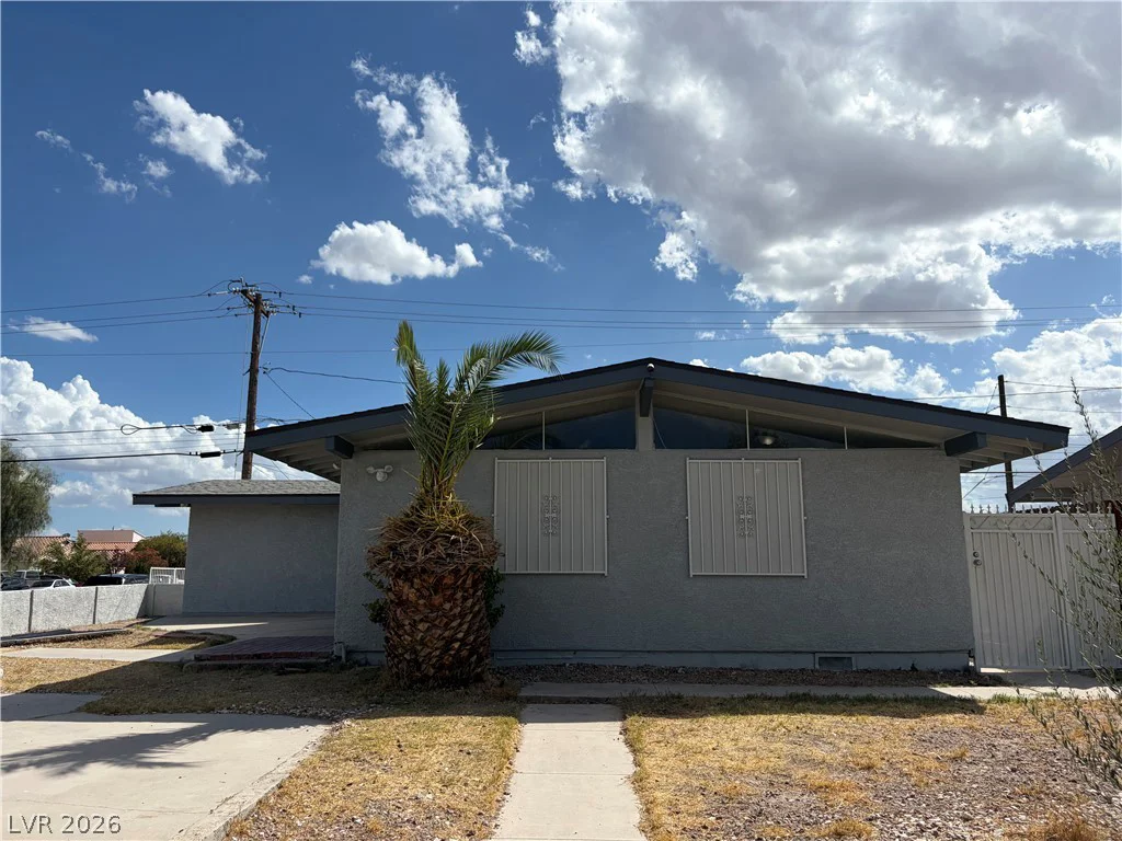 5701 Evergreen, Las Vegas, NV 89107