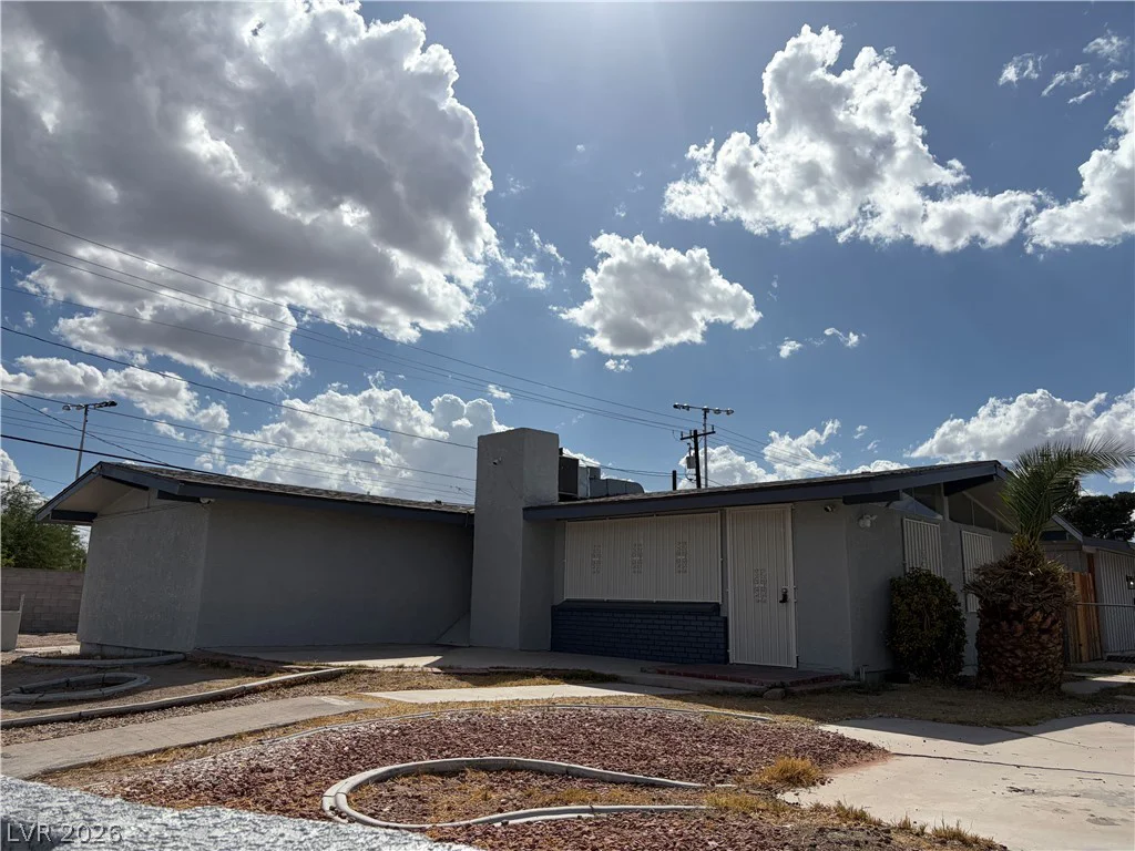 5701 Evergreen, Las Vegas, NV 89107