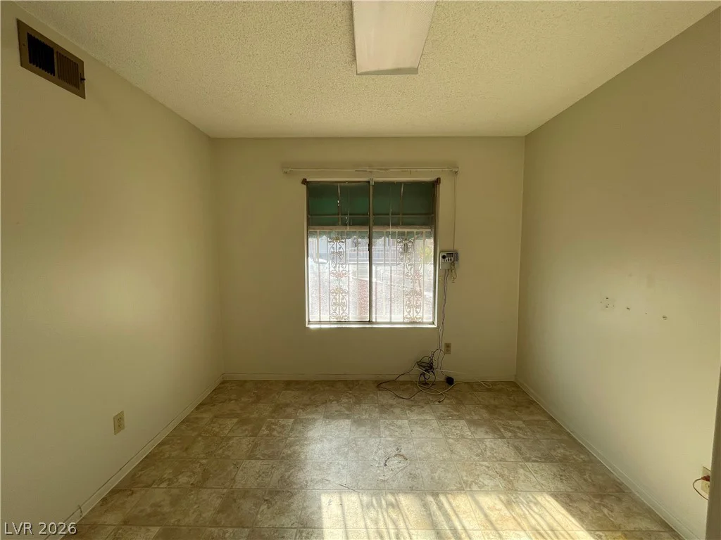 5632 Latigo, Las Vegas, NV 89119