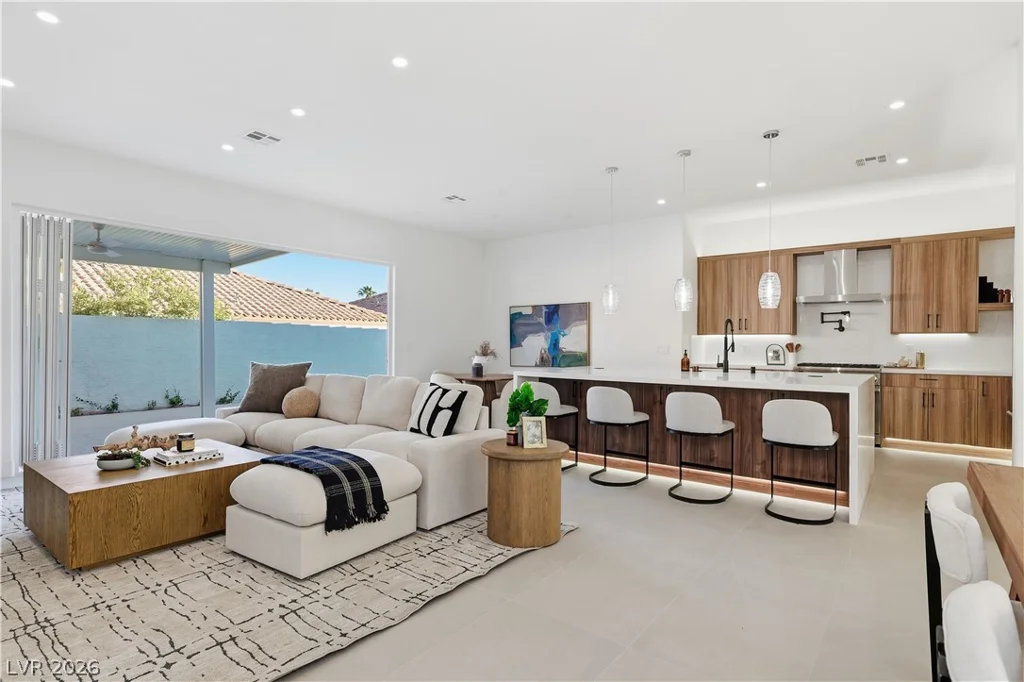 1612 Hidden Spring, Las Vegas, NV 89117