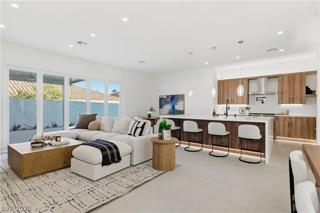 1612 Hidden Spring, Las Vegas, NV 89117
