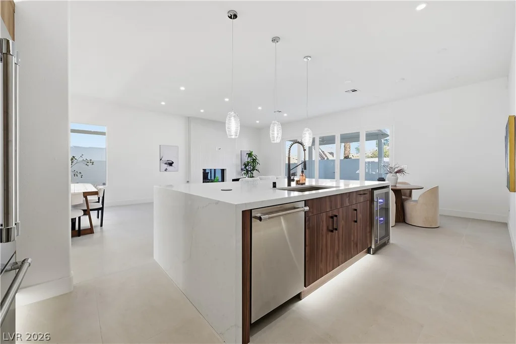 1612 Hidden Spring, Las Vegas, NV 89117
