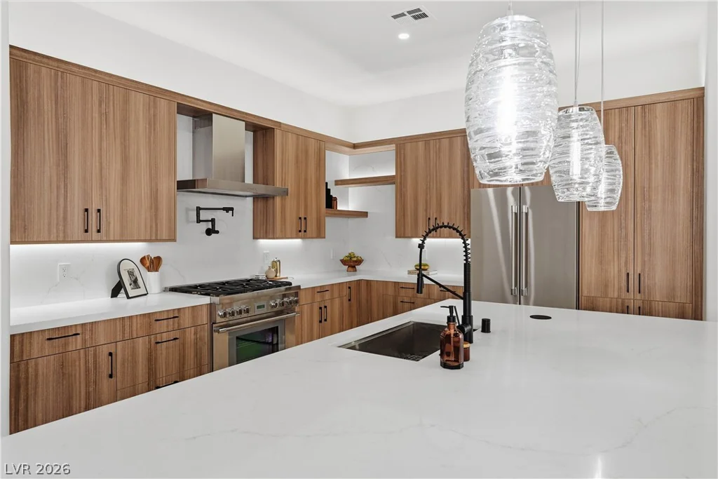1612 Hidden Spring, Las Vegas, NV 89117