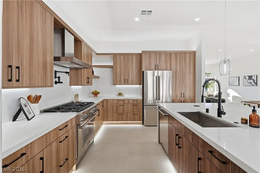 1612 Hidden Spring, Las Vegas, NV 89117