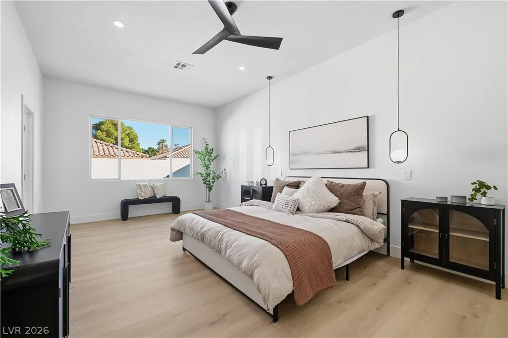 1612 Hidden Spring, Las Vegas, NV 89117