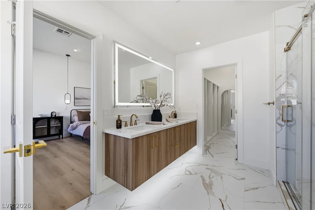 1612 Hidden Spring, Las Vegas, NV 89117