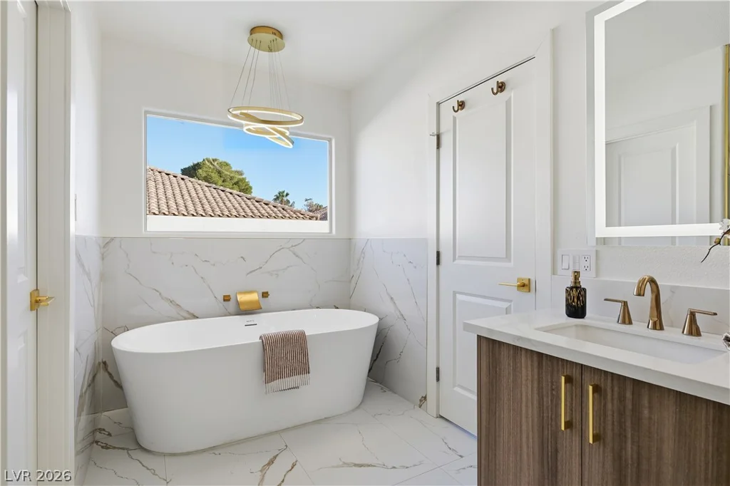 1612 Hidden Spring, Las Vegas, NV 89117