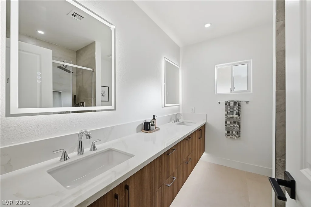 1612 Hidden Spring, Las Vegas, NV 89117
