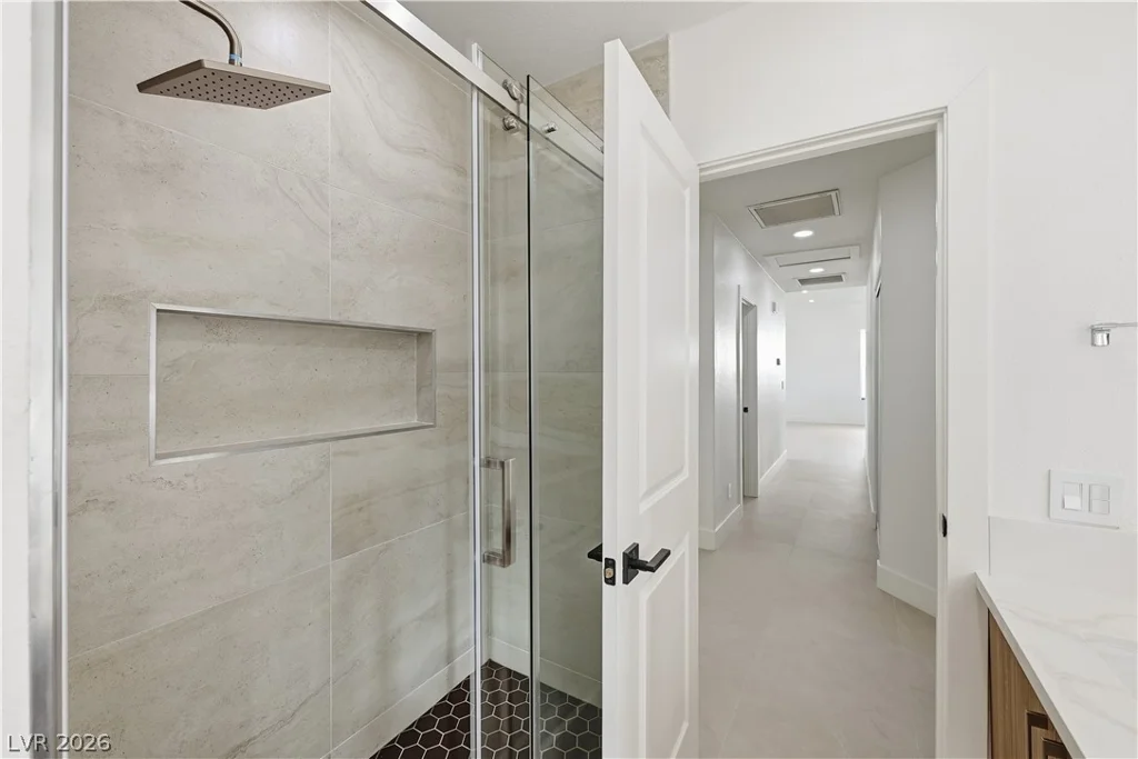 1612 Hidden Spring, Las Vegas, NV 89117