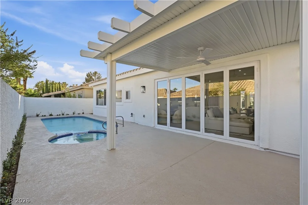 1612 Hidden Spring, Las Vegas, NV 89117