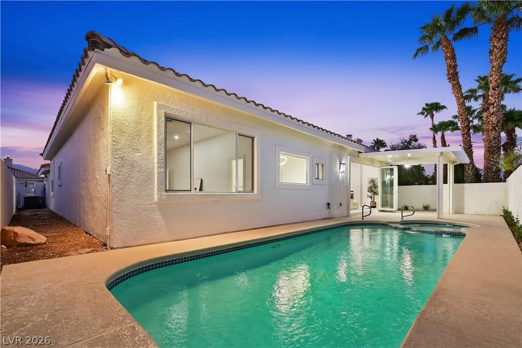 1612 Hidden Spring, Las Vegas, NV 89117