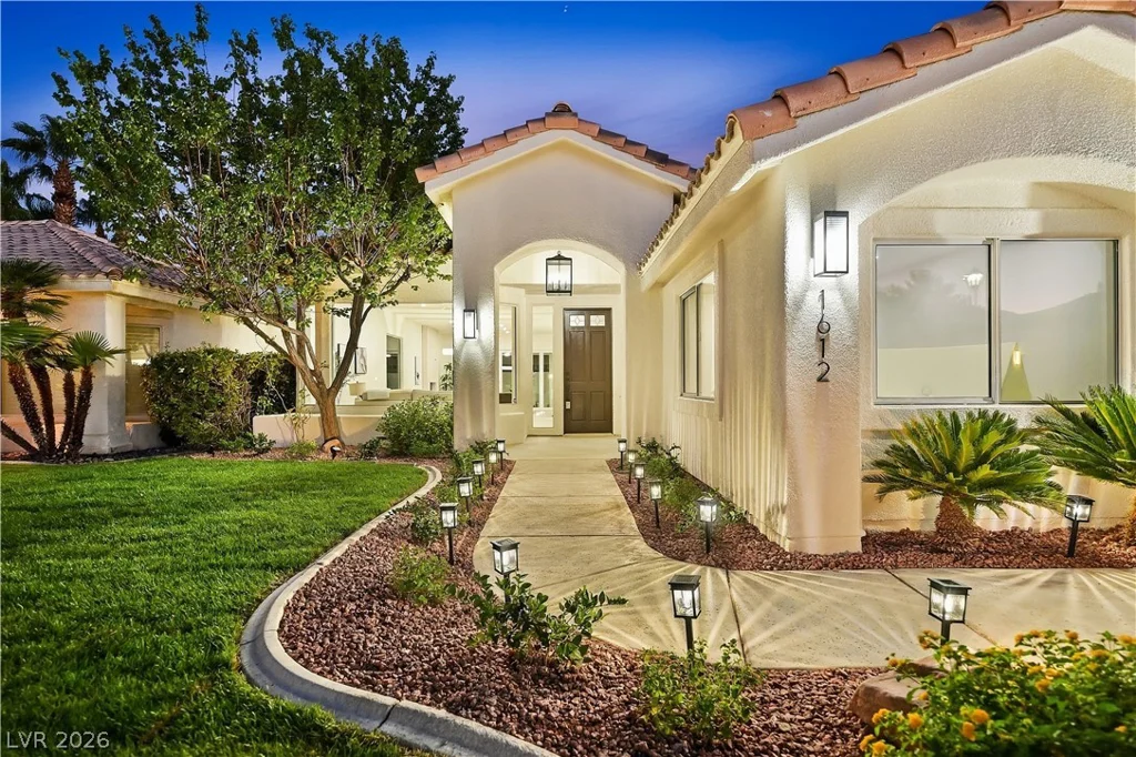 1612 Hidden Spring, Las Vegas, NV 89117