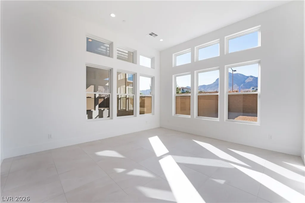 241 Grange Creek, Las Vegas, NV 89138