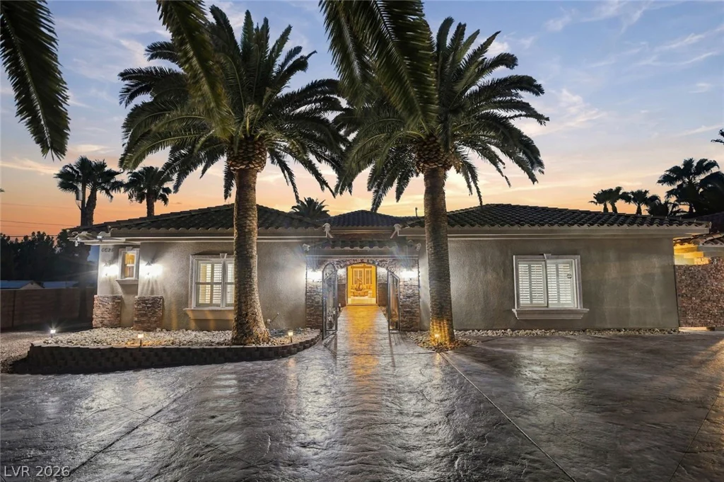 6625 El Campo Grande, Las Vegas, NV 89130