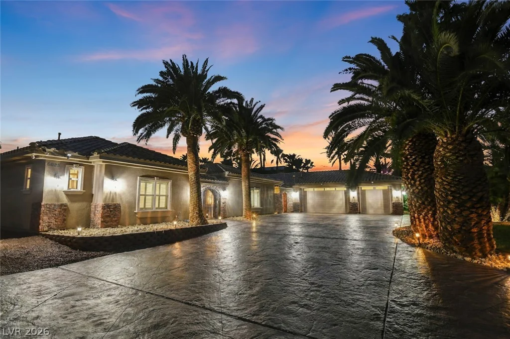 6625 El Campo Grande, Las Vegas, NV 89130
